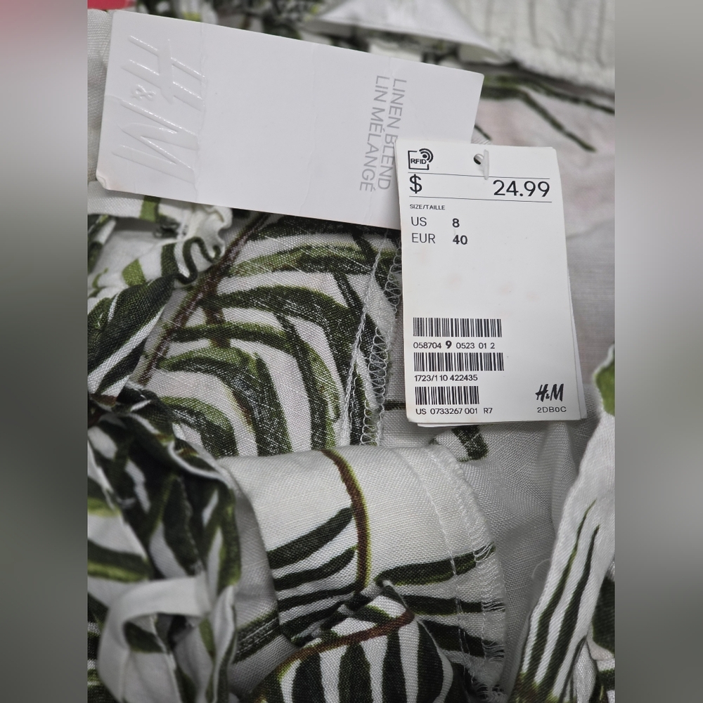 H&M High Waist White and Green Shorts - Picture 4 of 5